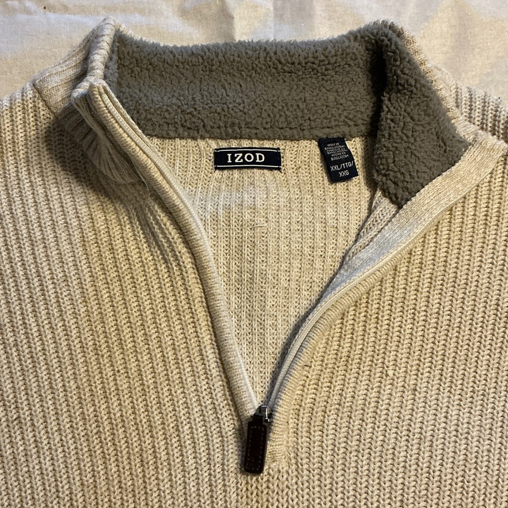 Izod Men's Zip-Up Sweater in Cream and Gray